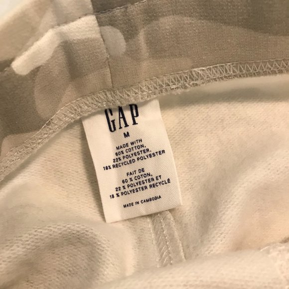 GAP - Camo Sweat shorts - Size Medium - NWOT - Picture 6 of 6